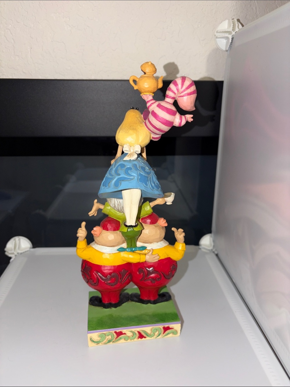 Jim Shore/Disney/Enesco Alice in Wonderland βWeβre All Mad Hereβ Figurine - Picture 4 of 8